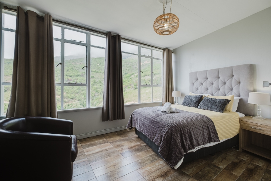 1 Bedroom Property for Sale in Vredehoek Western Cape